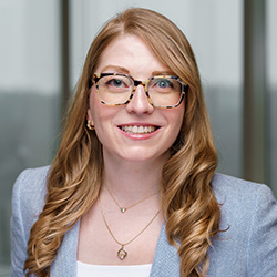 Amanda Walz headshot