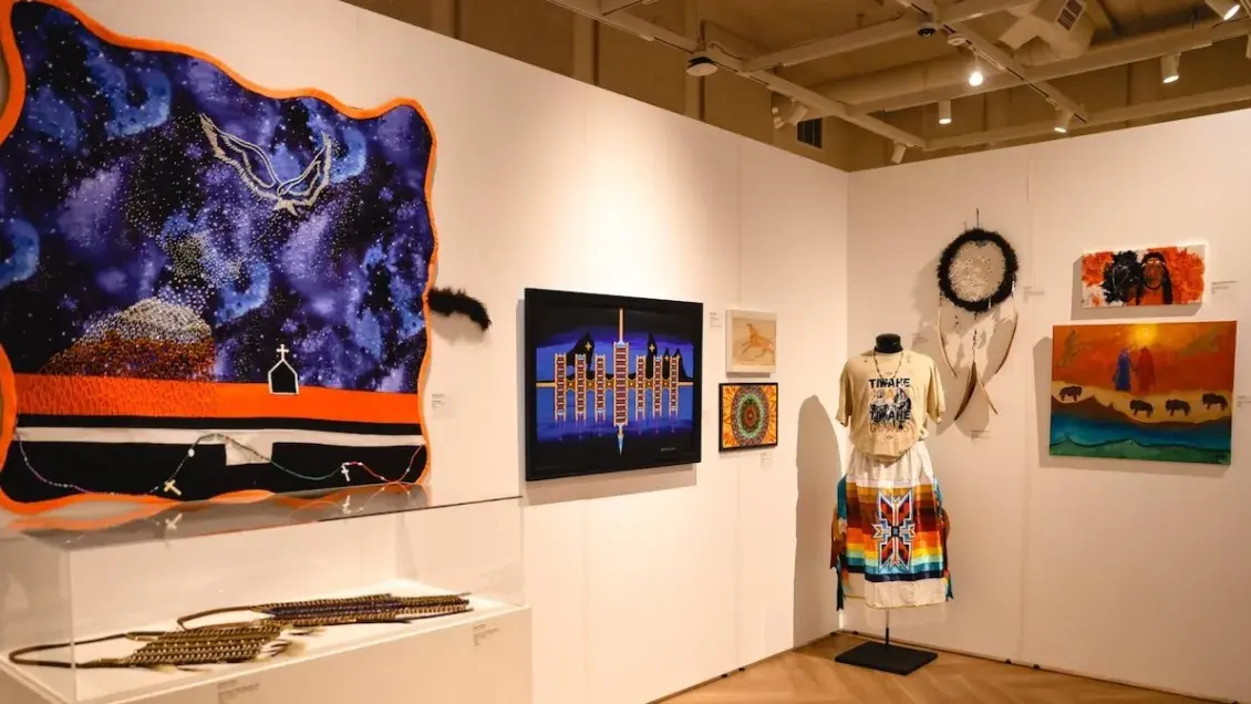 A gallery with Native American art