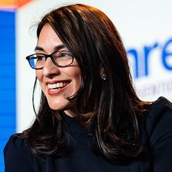 Noerena Limón headshot
