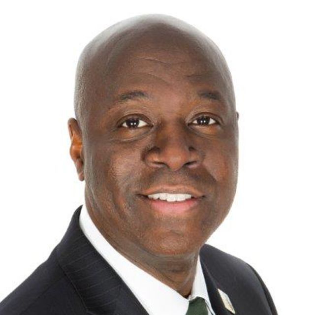 Leonard Adams, Jr. headshot