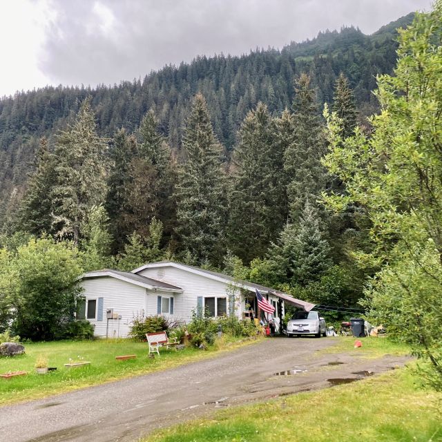 Alaska home in the woods