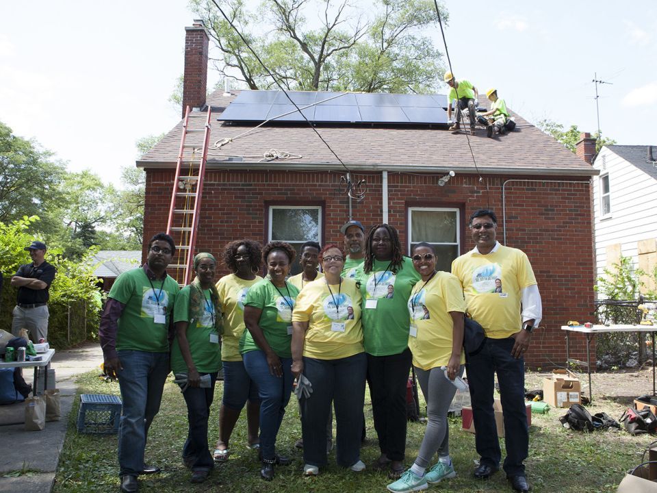 A group of volunteers from the North End Woodward Community Coalition